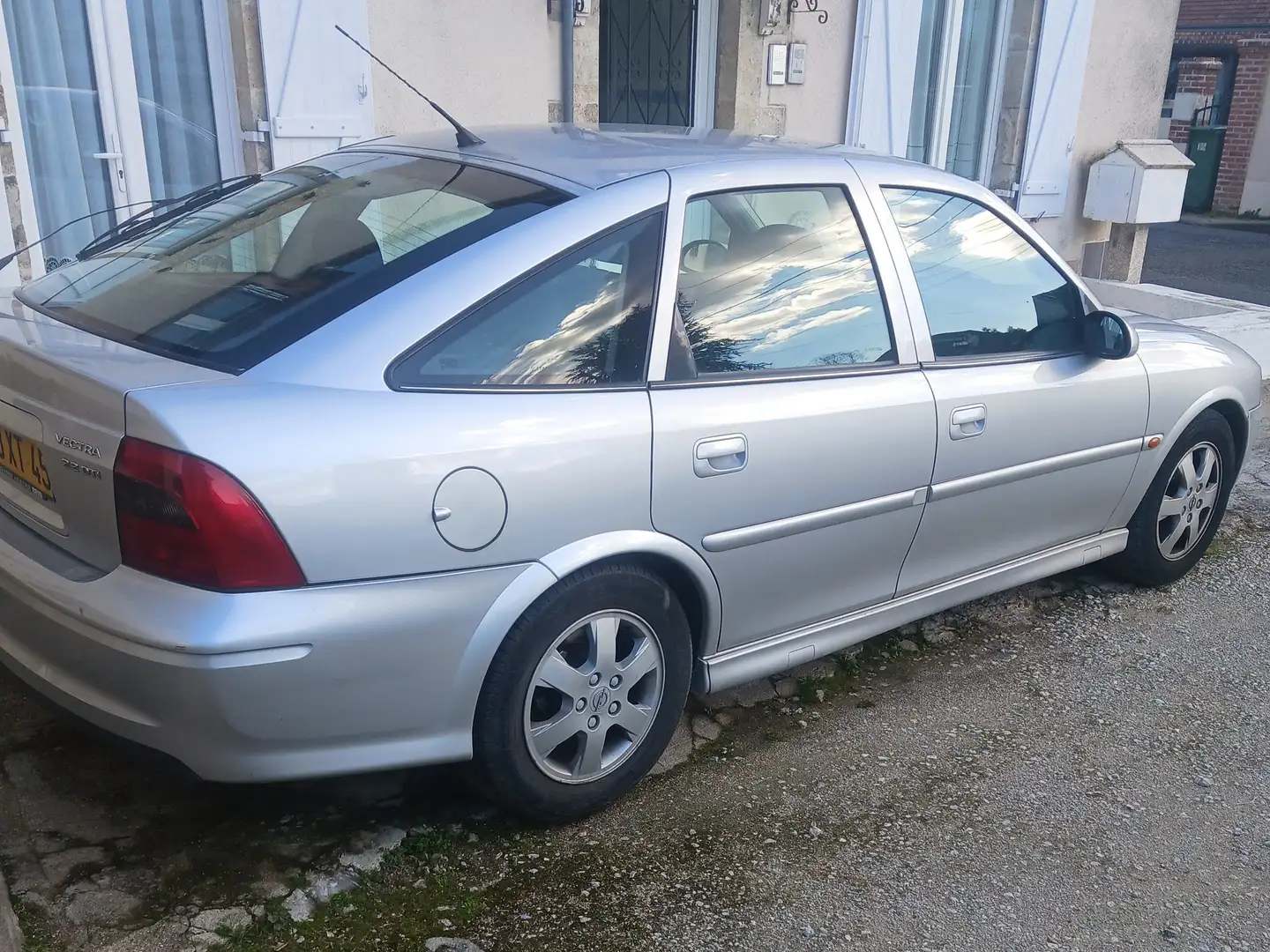 Opel Vectra Vectra+2.2+DTI+16V+Elégance Gris - 1