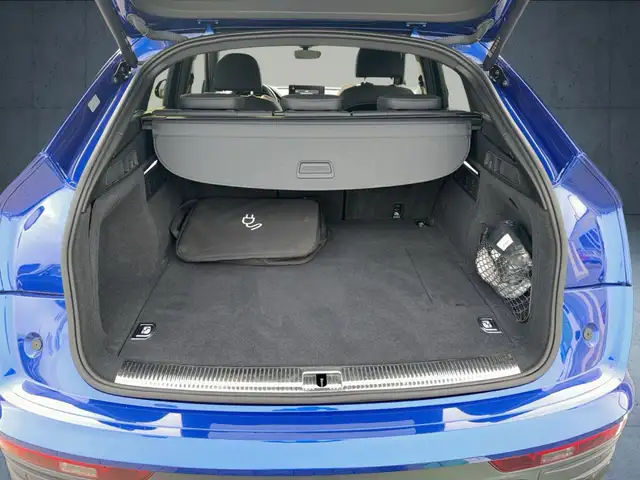 Audi Q5 view 14