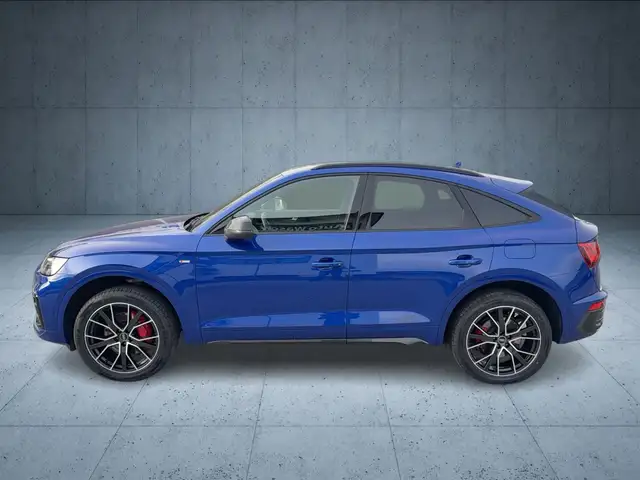 Audi Q5 view 3