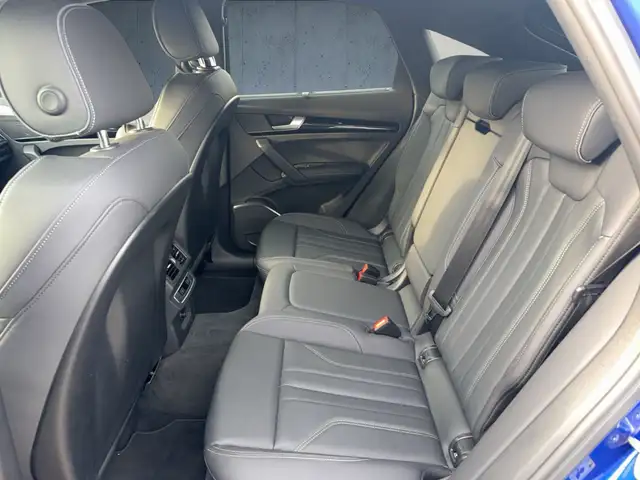 Audi Q5 view 13