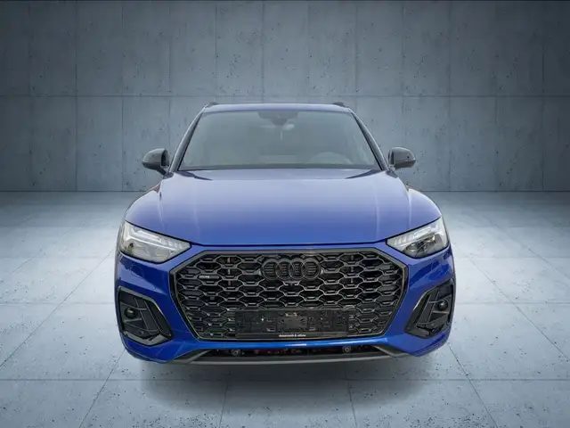 Audi Q5 view 9