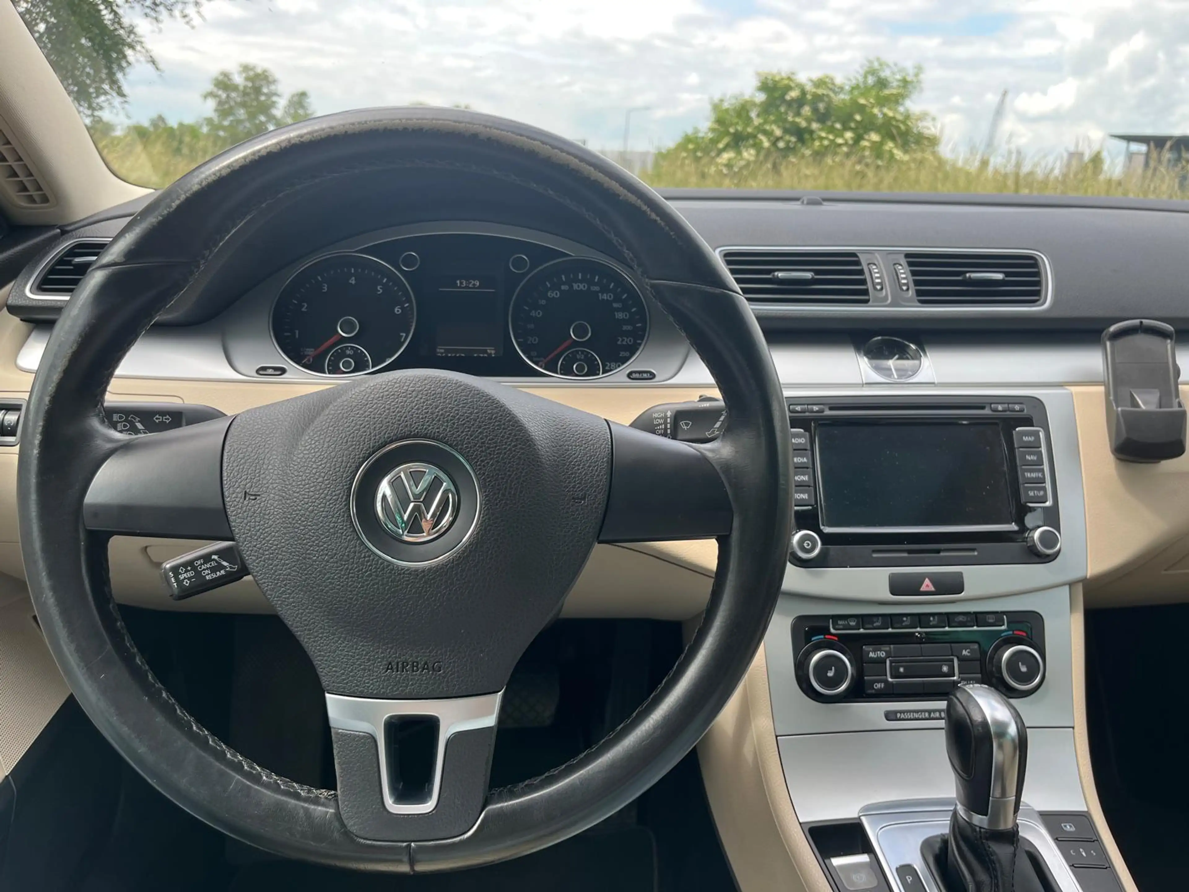 Volkswagen Passat CC 2.0 TSI 4p. — photo 13