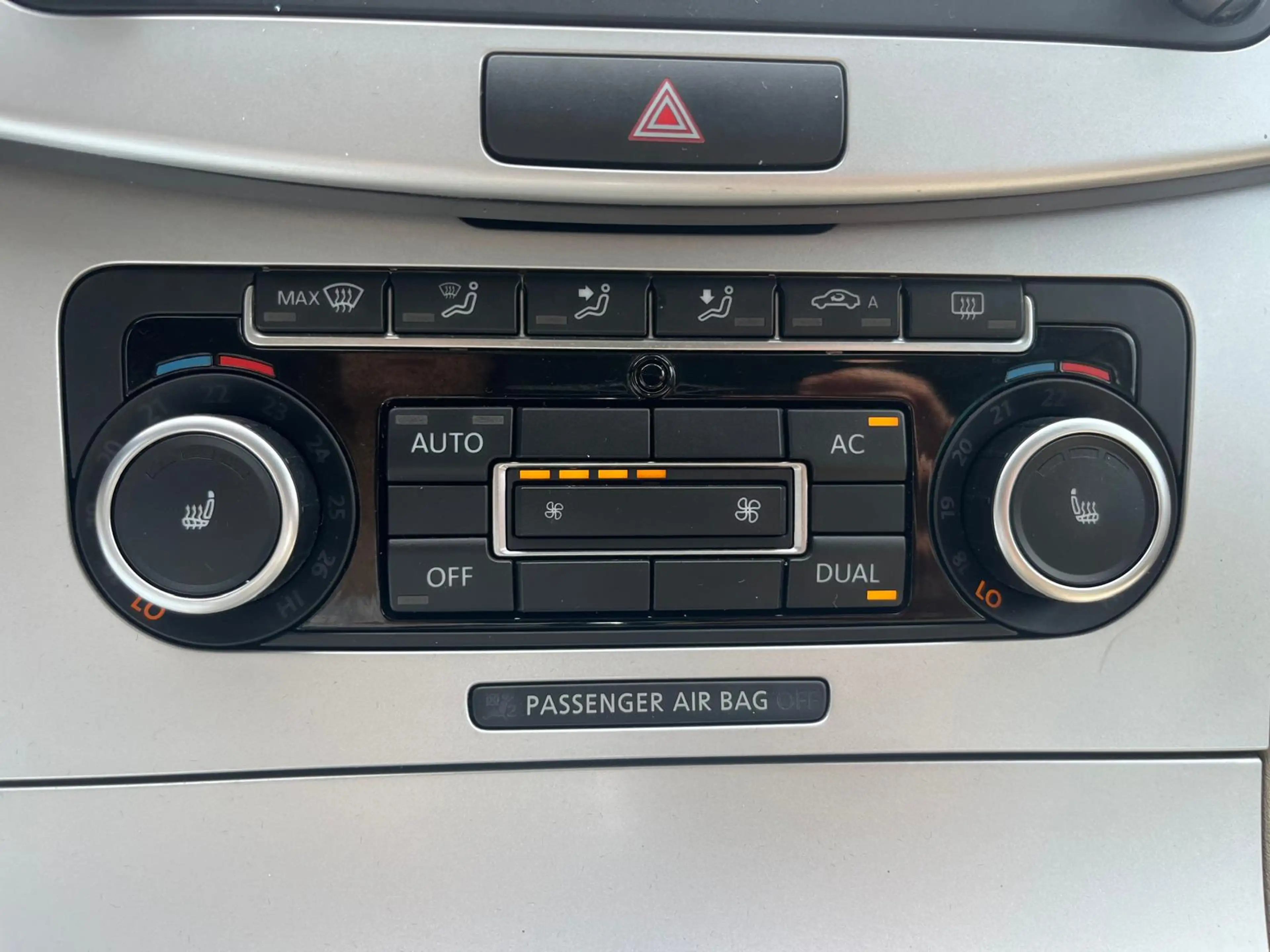 Volkswagen Passat CC 2.0 TSI 4p. — photo 16