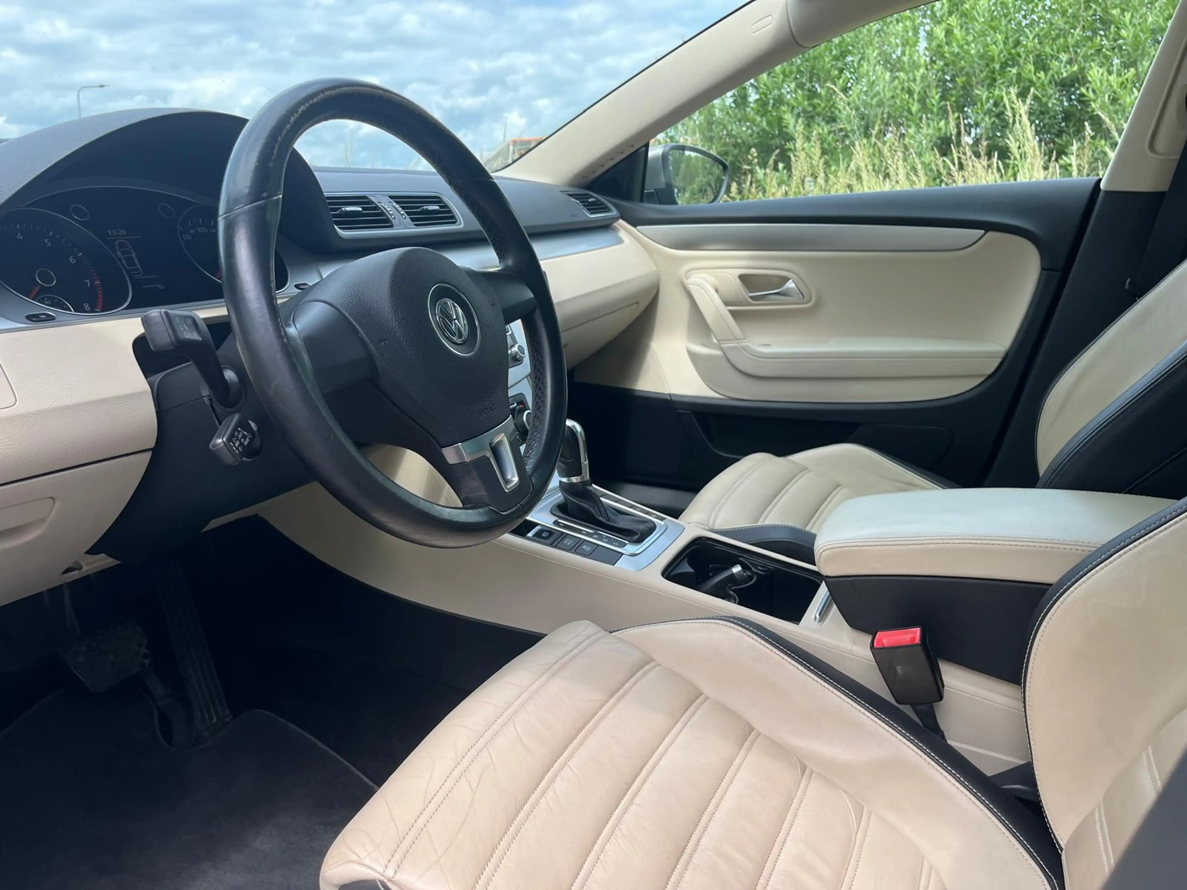 Volkswagen Passat CC 2.0 TSI 4p. — photo 11