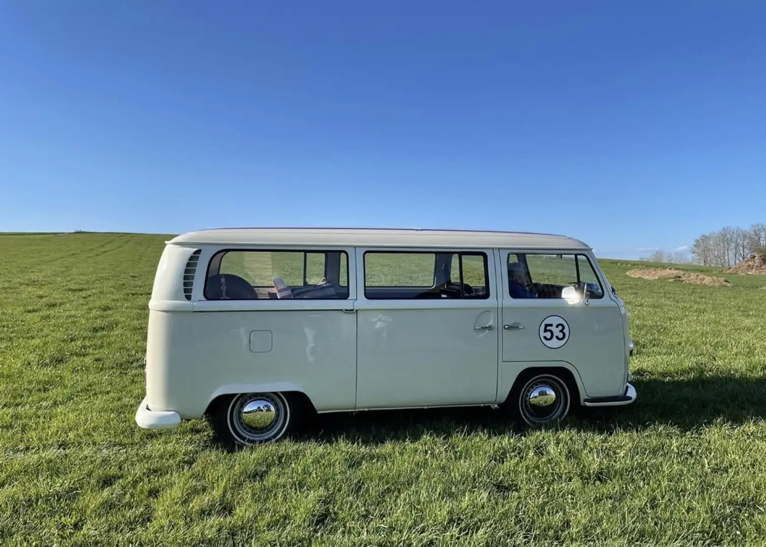 Volkswagen T2 Beige - 2