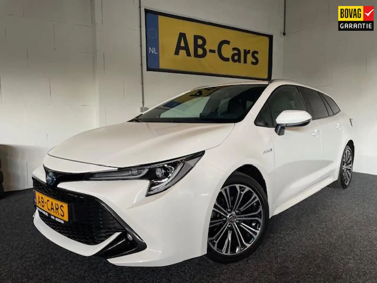 Toyota Corolla Touring Sports 1.8 Hybrid Dynamic Wit - 1