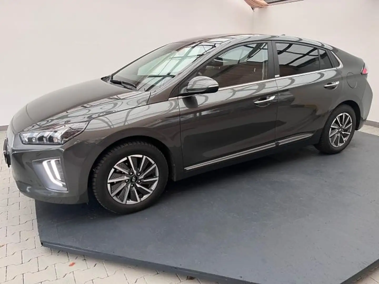 Hyundai IONIQ Prime Elektro Grau - 2