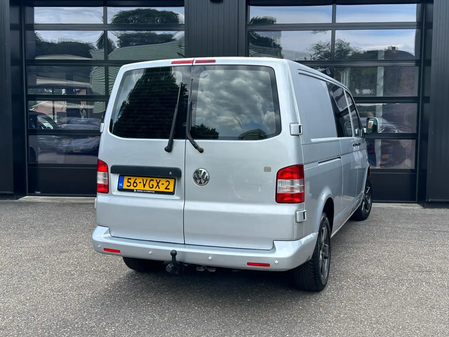 Volkswagen Transporter 2.5 TDI 340 Trendline DC Airco Cruise Carplay Aut. Gris - 2