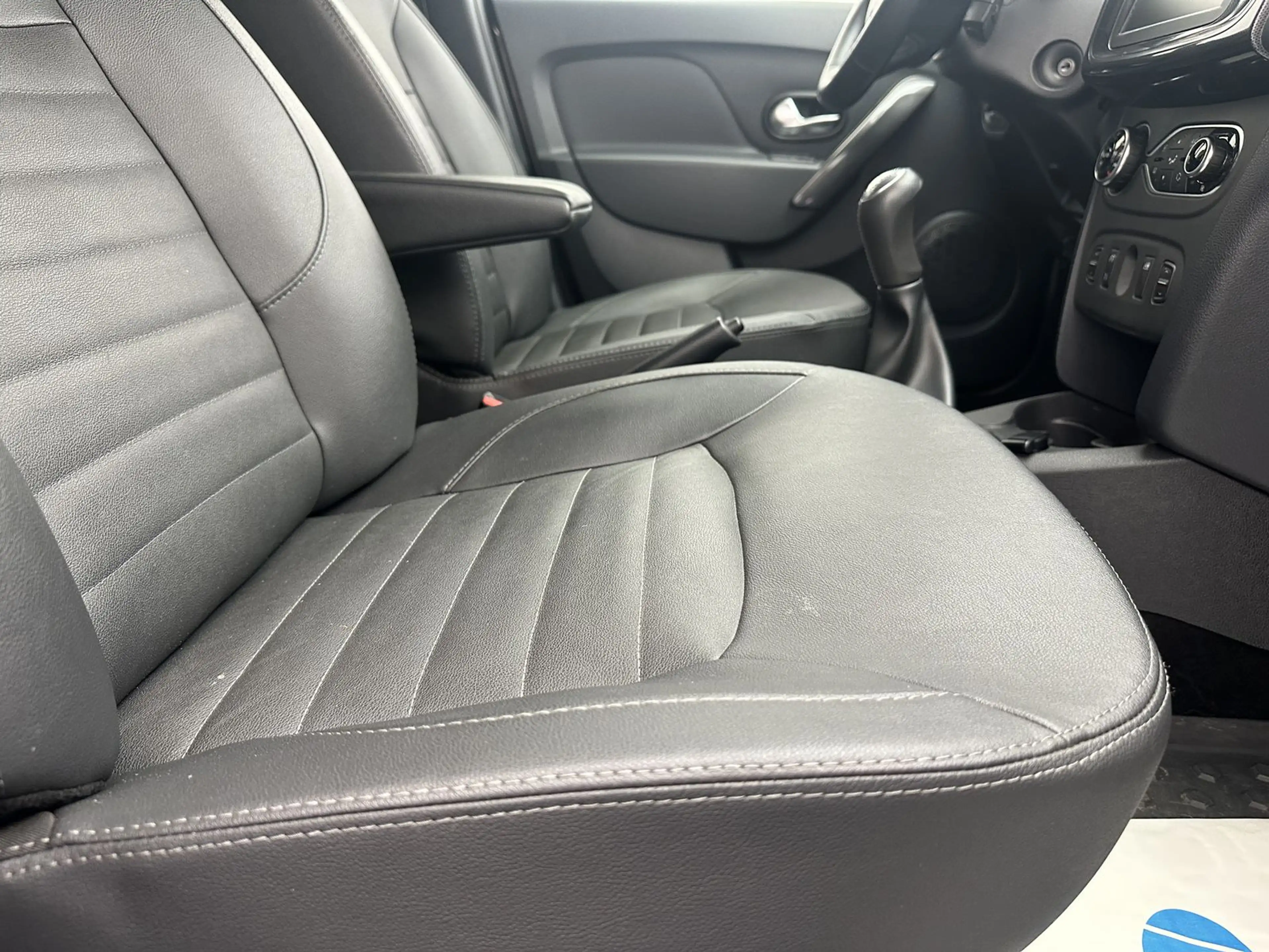 Dacia Logan Stepway "1 HAND-LEDER-NAVI-CAM-TEMPO-ALU" — photo 9