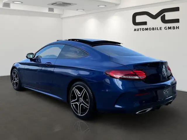 Mercedes-Benz C-Class view 4