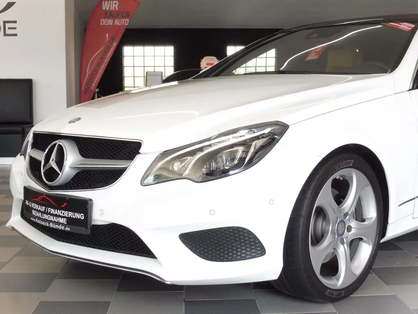 Mercedes-Benz E 200 Cabrio Aut Sportpaket/Neck-Pro/LED/Parkass Wit - 1