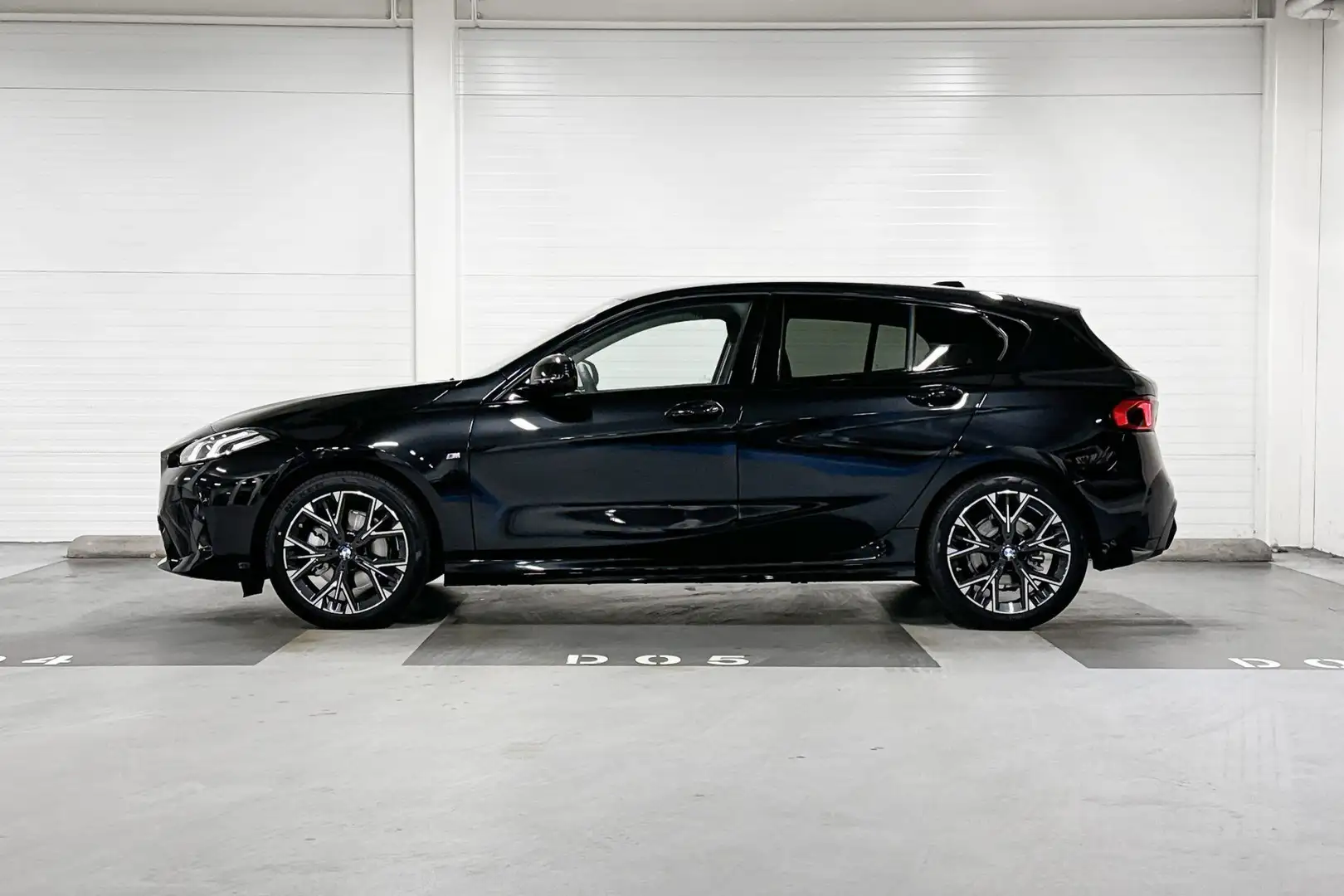 BMW 120 1 Serie | M-Sport Design | Driving Assistant | Par Zwart - 2