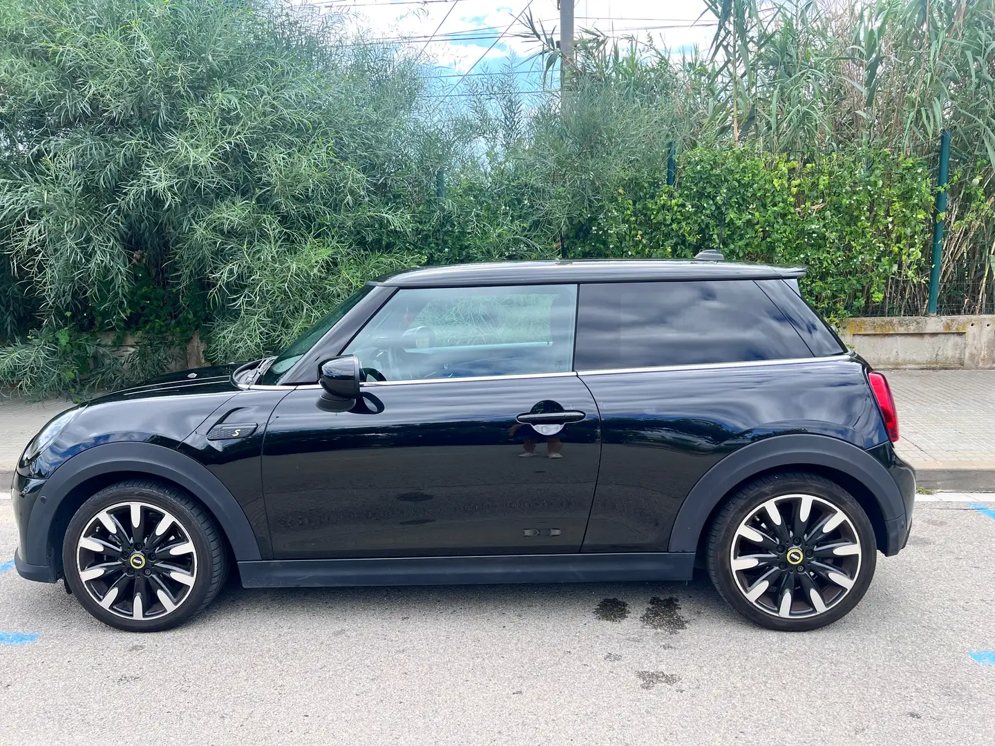 MINI Cooper SE Negro - 1