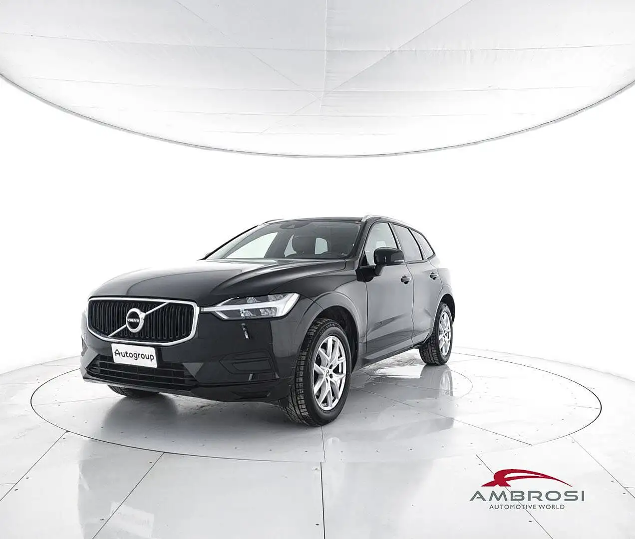 Volvo XC60 D4 AWD Geartronic Business Zwart - 1