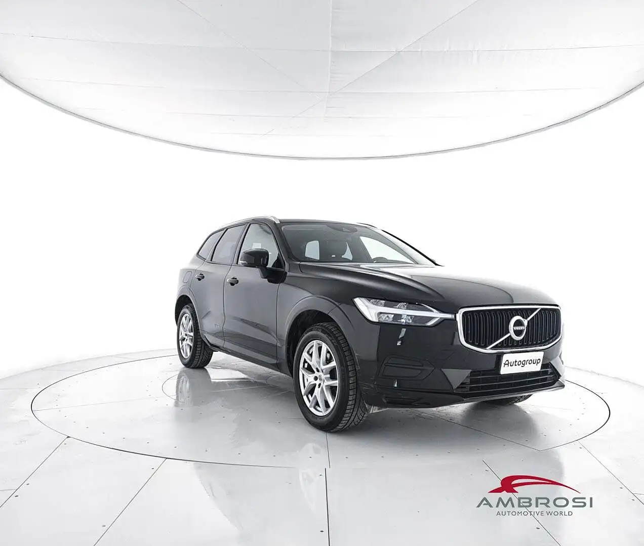 Volvo XC60 D4 AWD Geartronic Business Zwart - 2