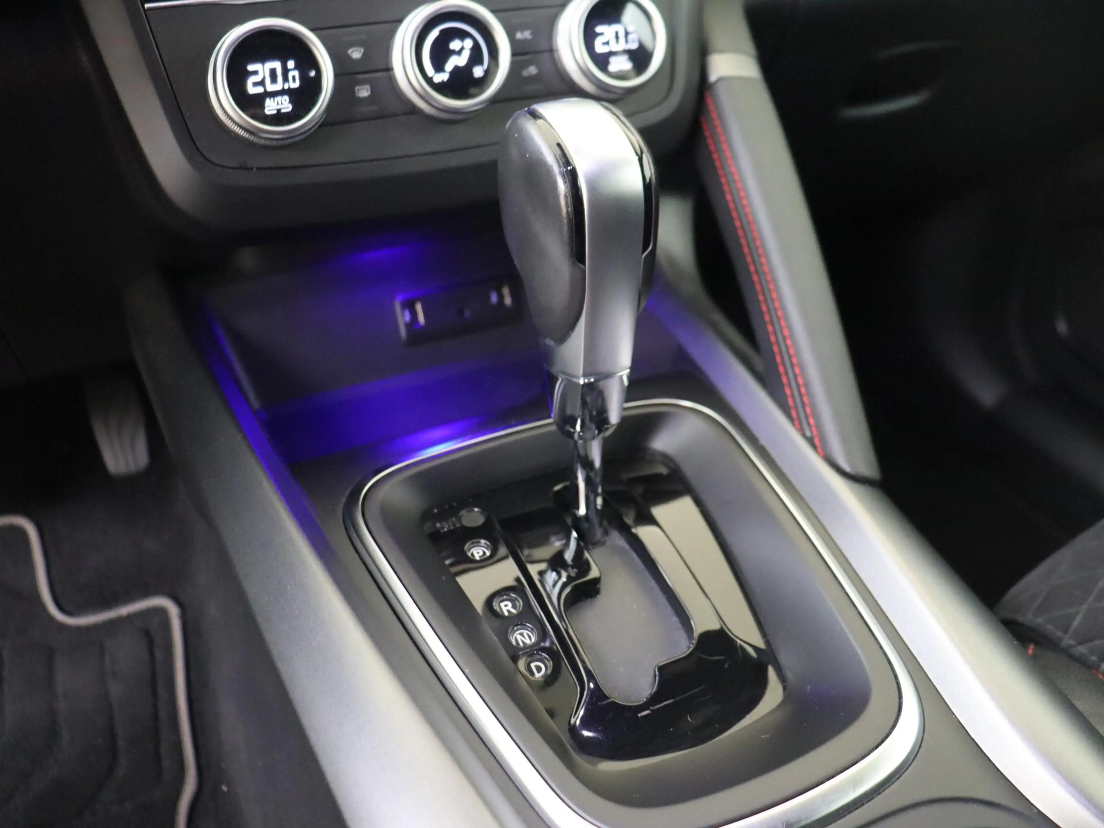 Renault Kadjar 1.3 TCe Black Edition — photo 14