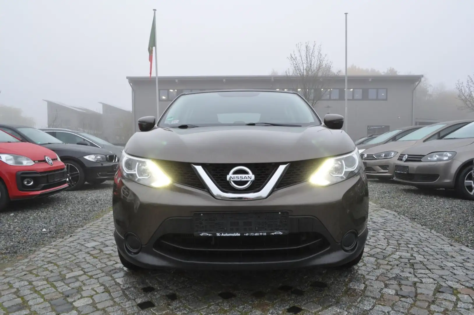 Nissan Qashqai Visia /TÜV/AU NEU/S-HEFT/TEMPOMAT/LED Braun - 2
