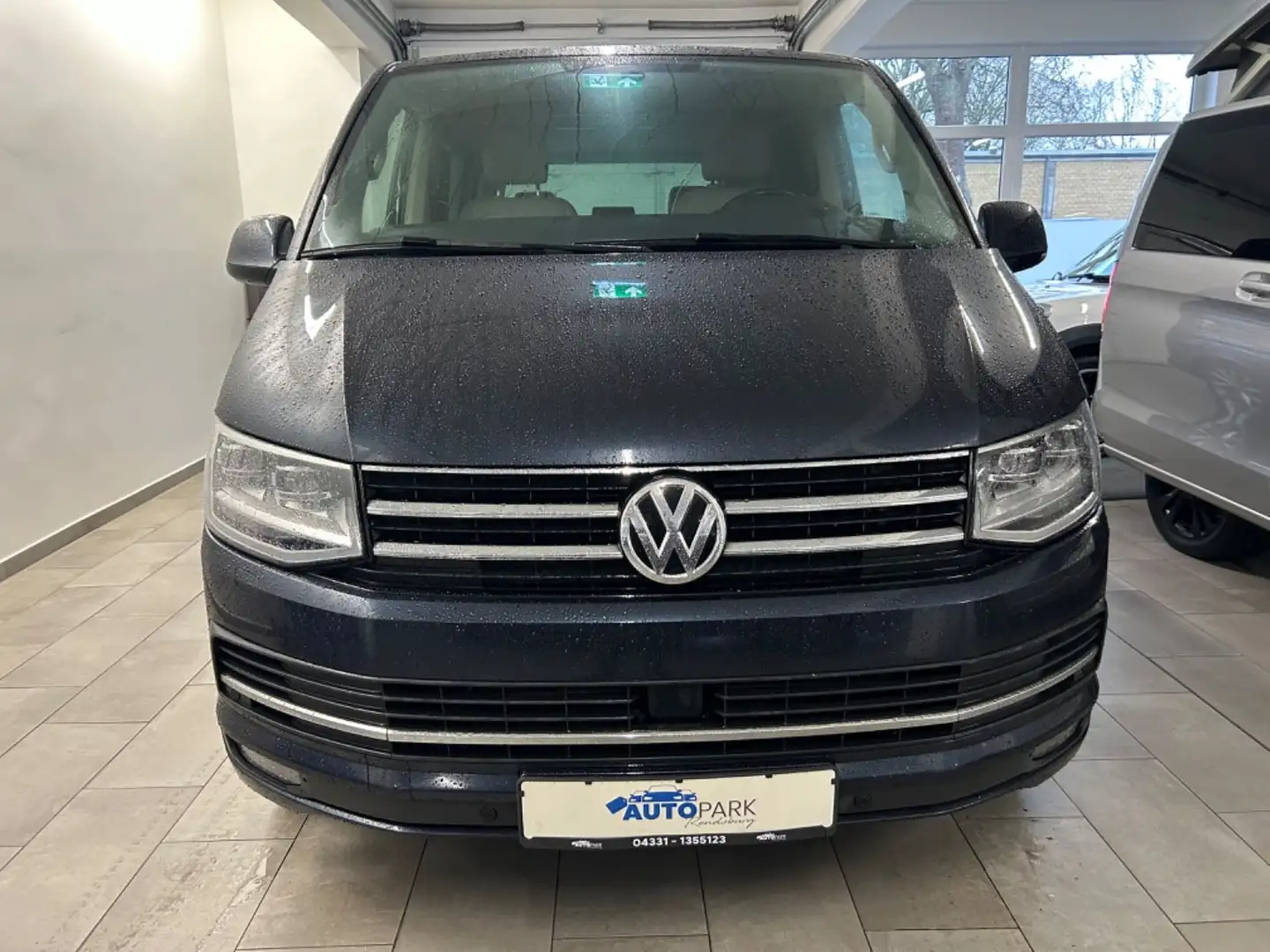 Volkswagen T6 Multivan Blue - 2