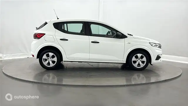 Dacia Sandero view 4