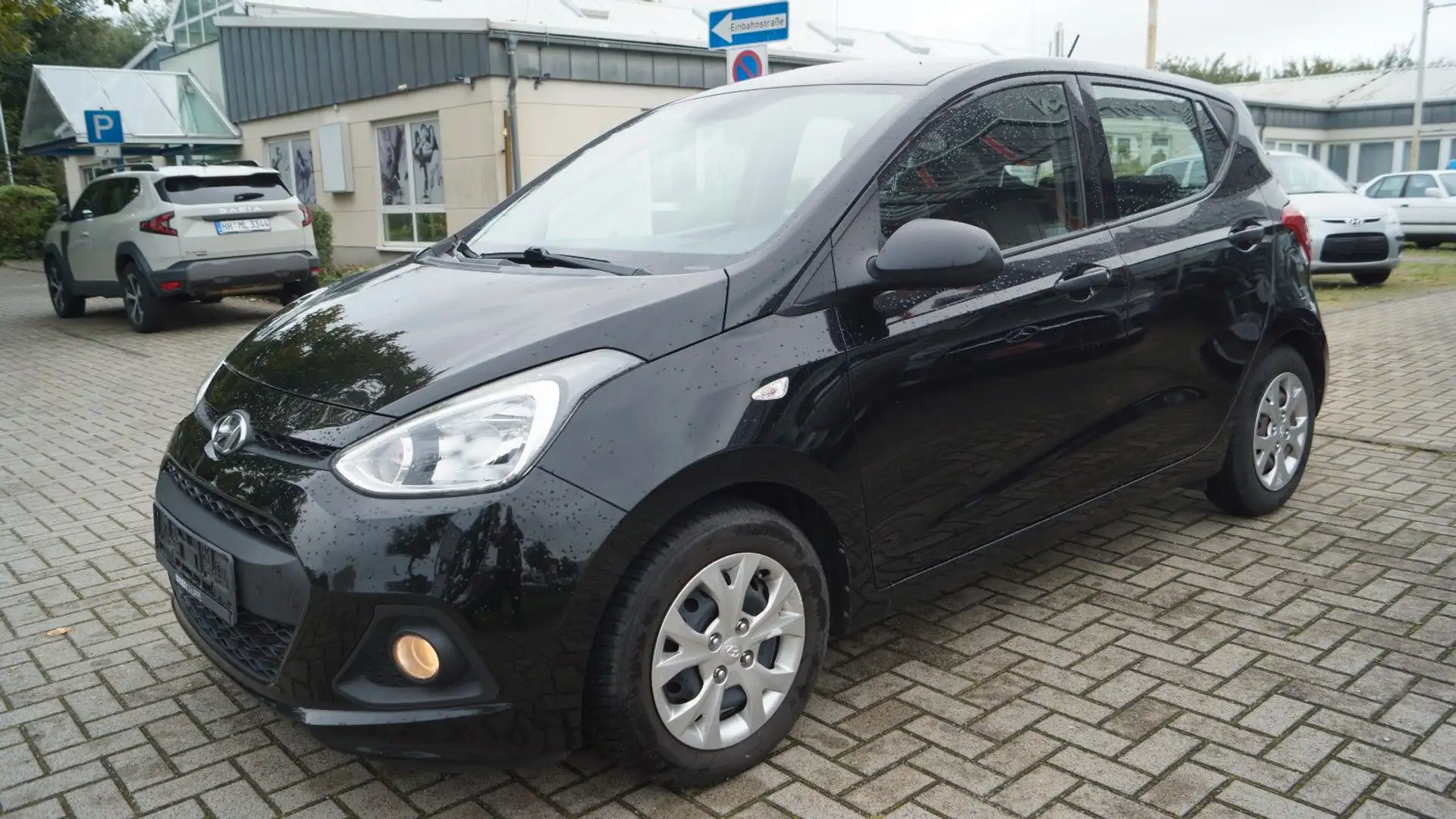 Hyundai i10 1.0 EURO 6 / Klima / Servo/ ZV / 1. Hand Noir - 1