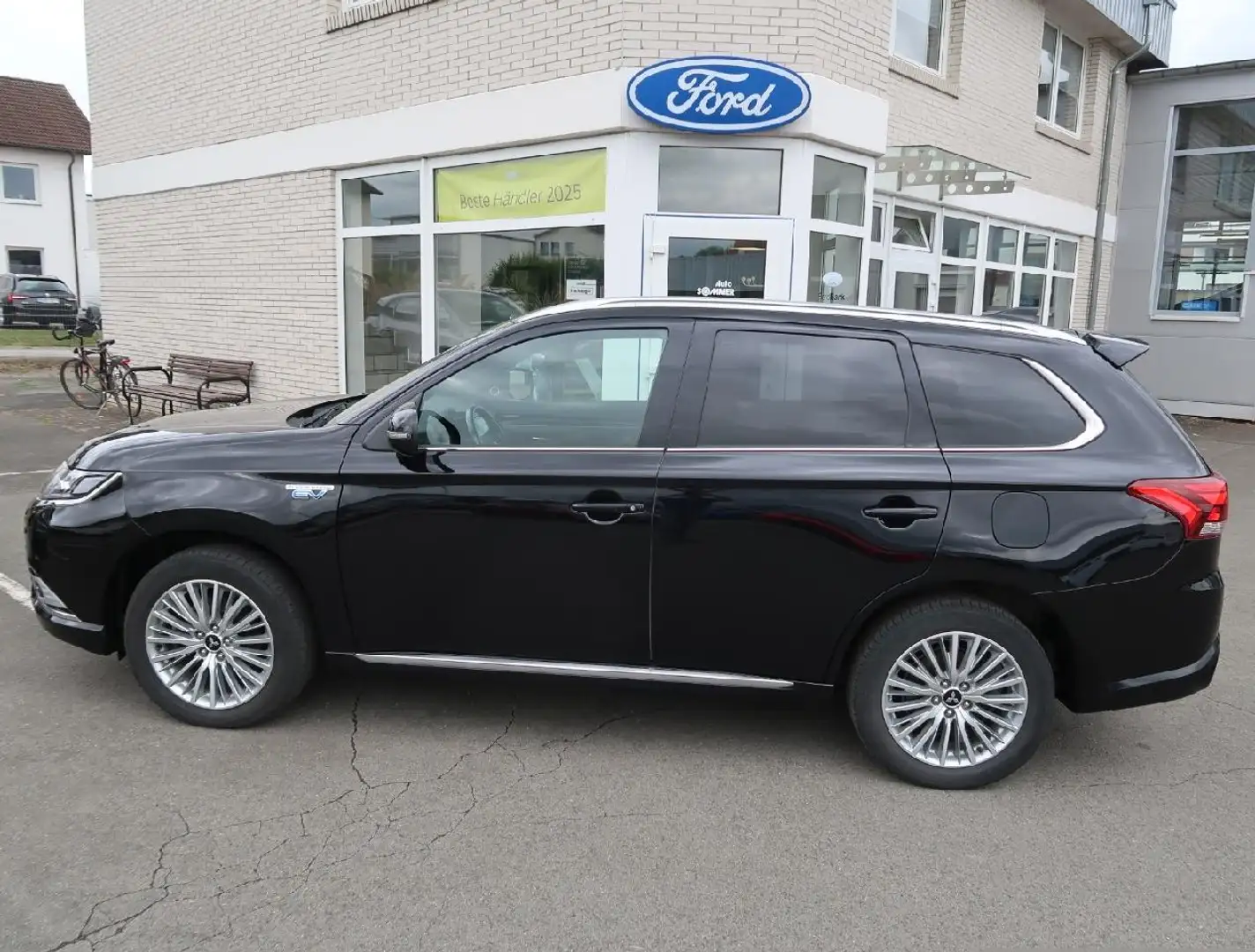 Mitsubishi Outlander PHEV Top 4WD Czarny - 2