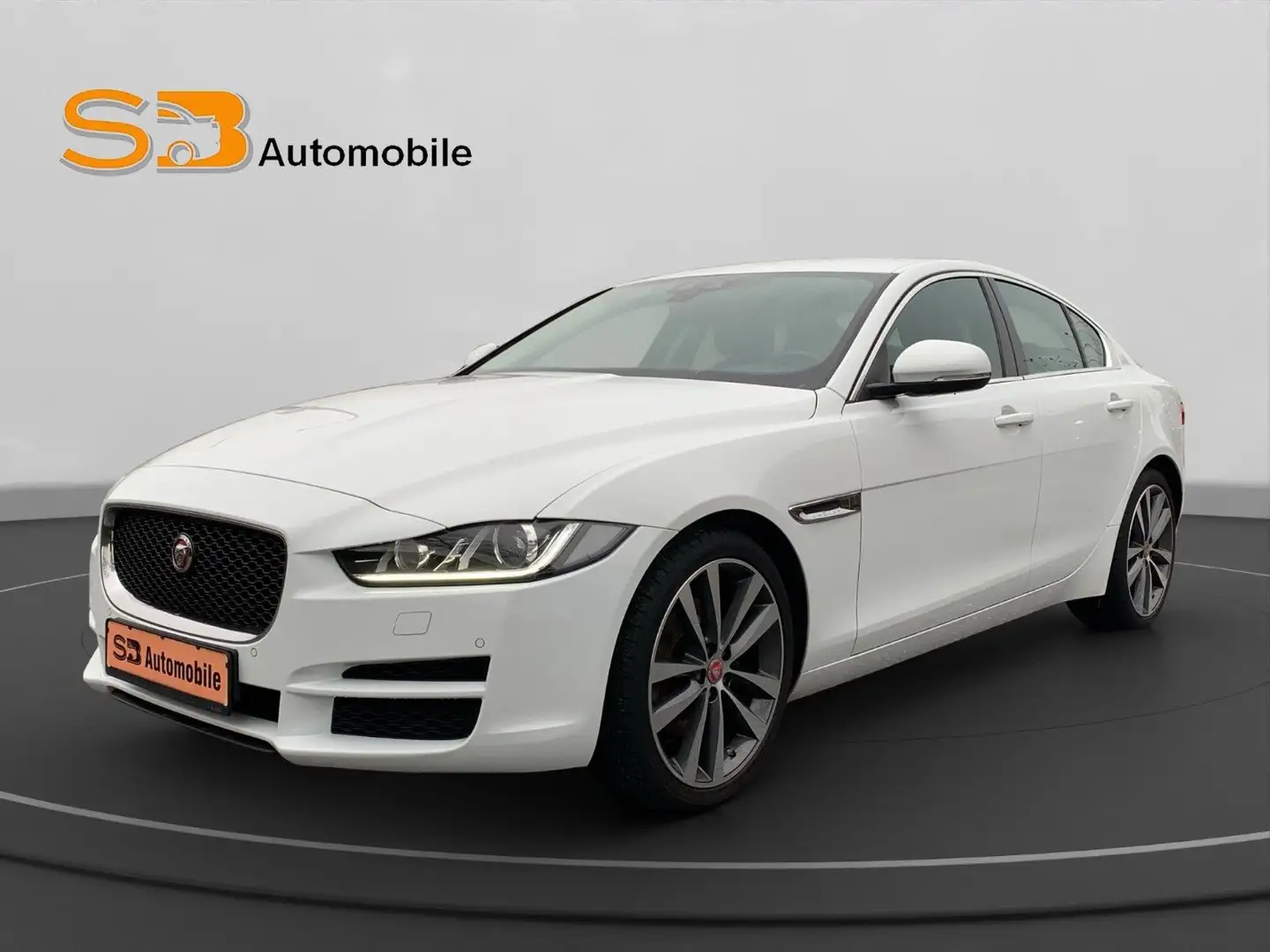 Jaguar XE Prestige*2.Hand*Scheckheft*Kamera*Aut. Weiß - 1