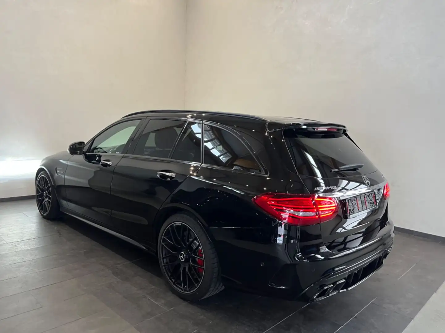 Mercedes-Benz C 63 AMG S T / CARBON/ NIGHT/ PANO/HEAD UP/LED Zwart - 2