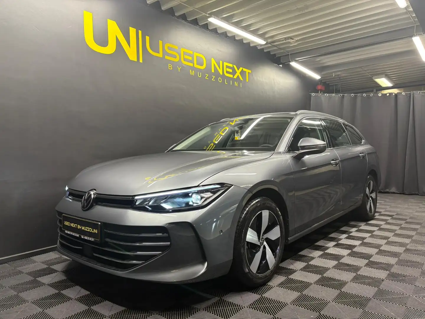 Volkswagen Passat Variant Business PLUS 1.5 eTSI 150 DSG FULL LIN... Gris - 1