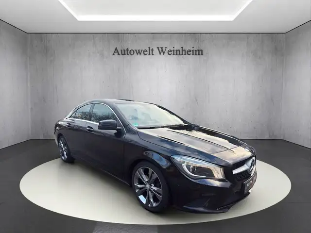 Mercedes-Benz CLA 180 °AUT°LIM°NAV°XENON°SHZ°PDC°TEMPOMAT°URBAN