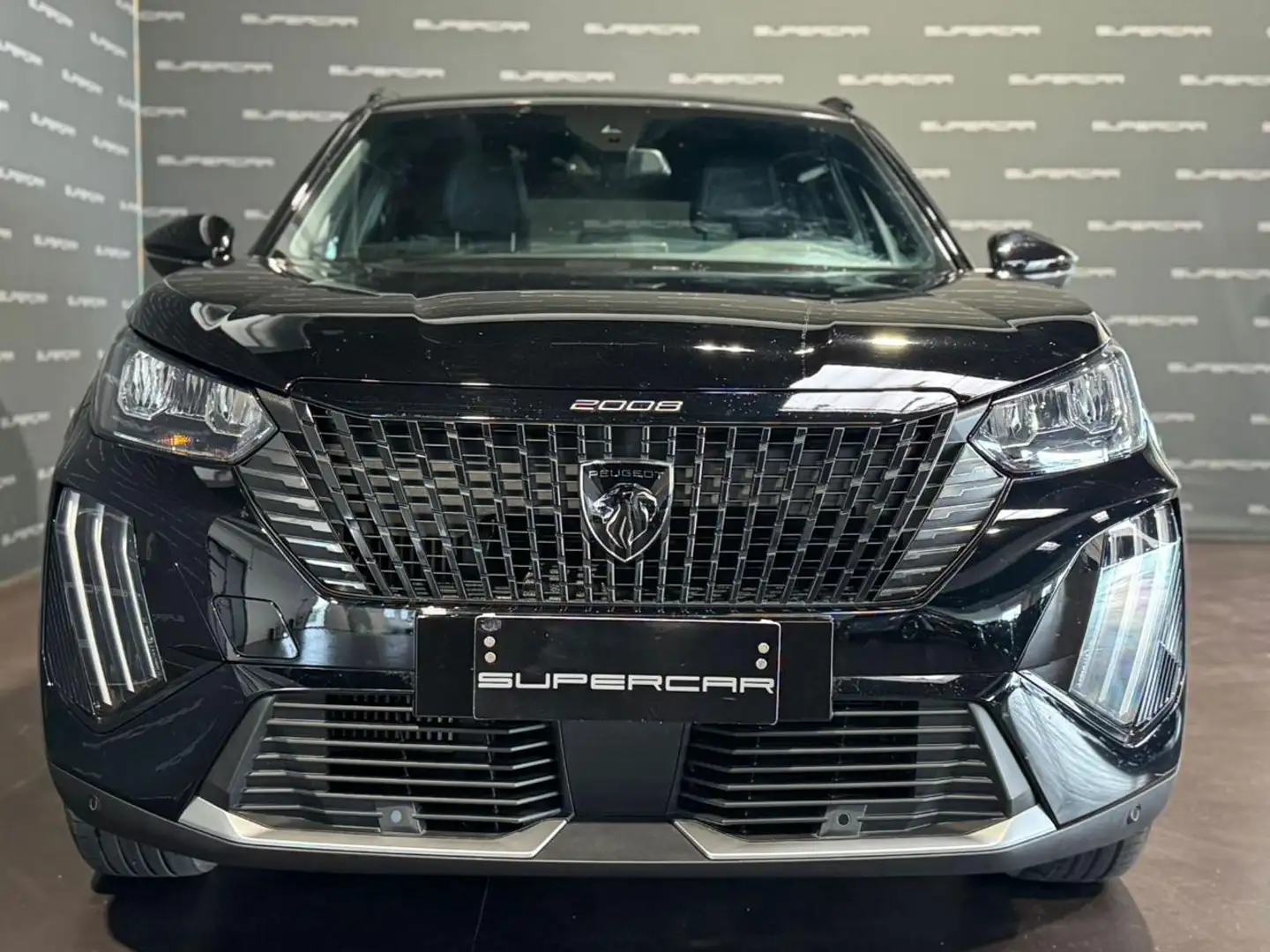 Peugeot 2008 PureTech 100 S&S Allure Schwarz - 2