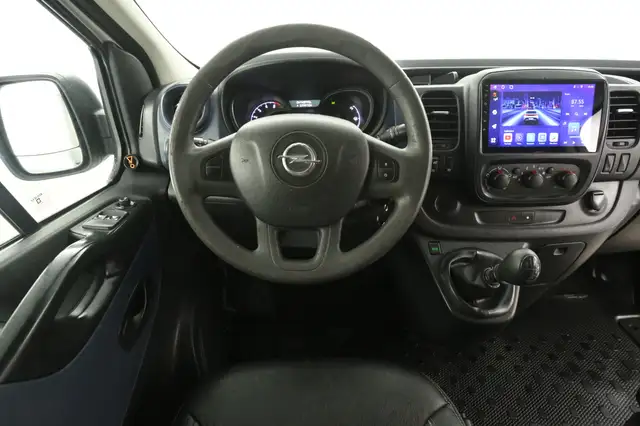 Opel Vivaro view 2