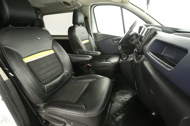 Opel Vivaro view 11
