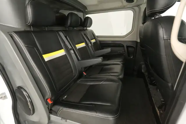 Opel Vivaro view 3