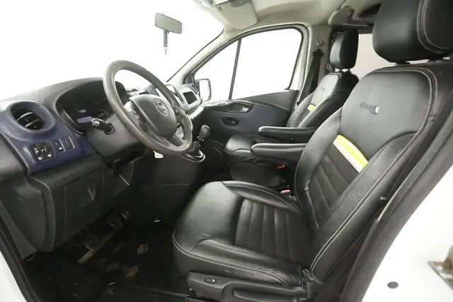 Opel Vivaro view 23