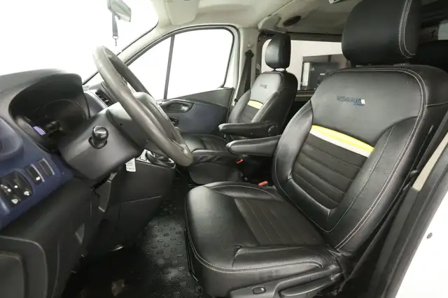 Opel Vivaro view 10