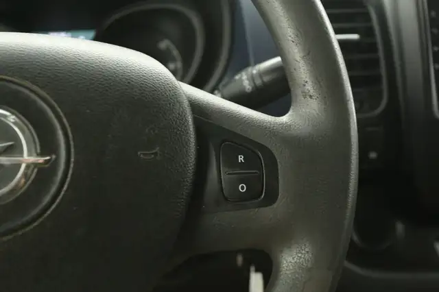 Opel Vivaro view 18