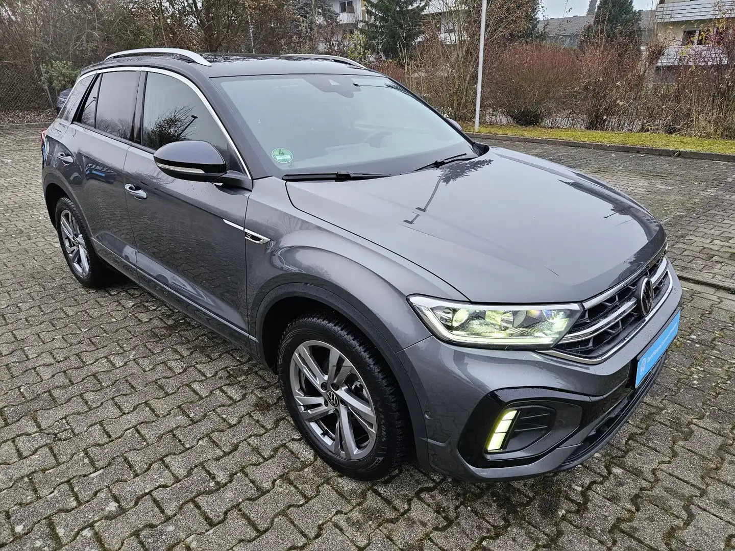 Volkswagen T-Roc R-Line AHK Navi RFK Bluetooth LED Klima Grau - 2