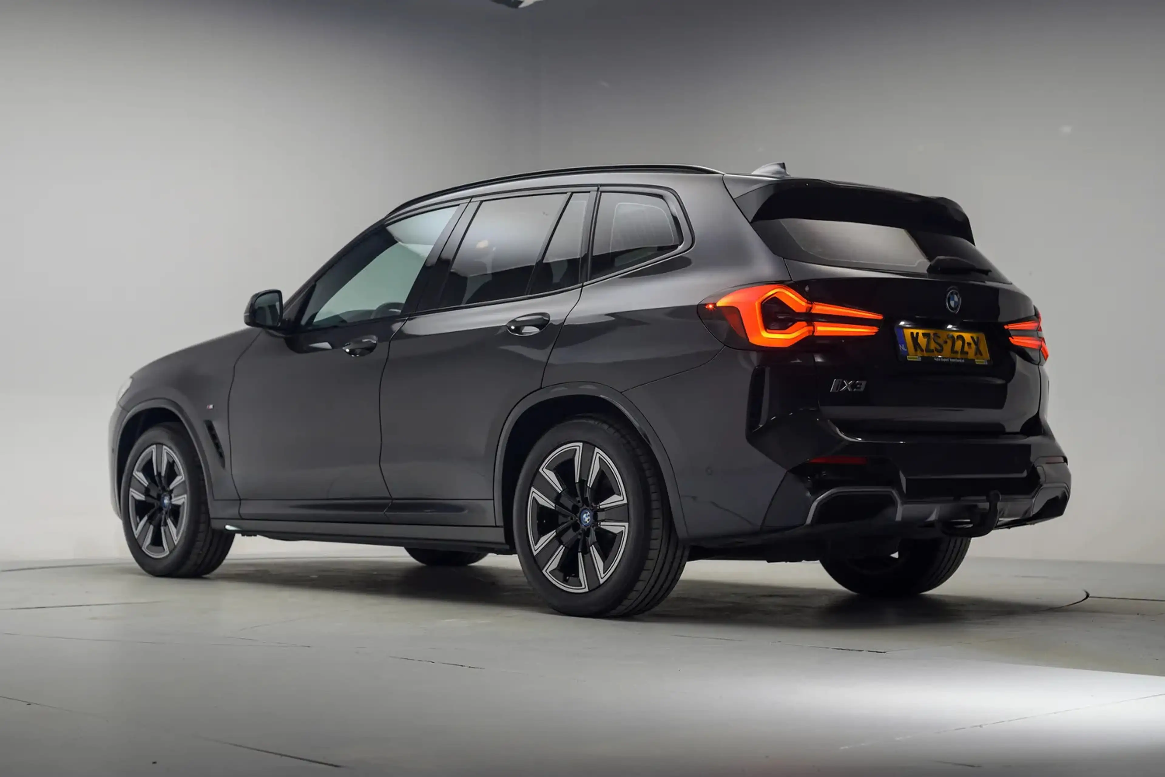 BMW iX3 M-Sport High Executive 80 kWh [ Panoramadak Adapt. — photo 3