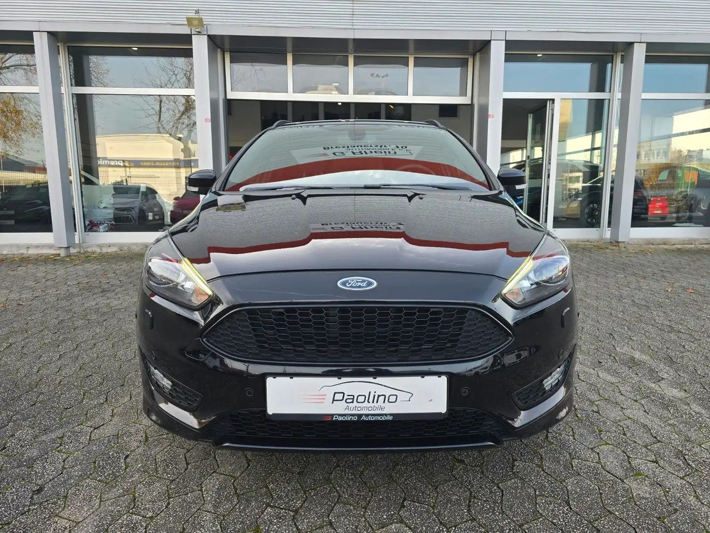 Ford Focus Turnier ST-Line Automatik *Navi*Garantie Schwarz - 2