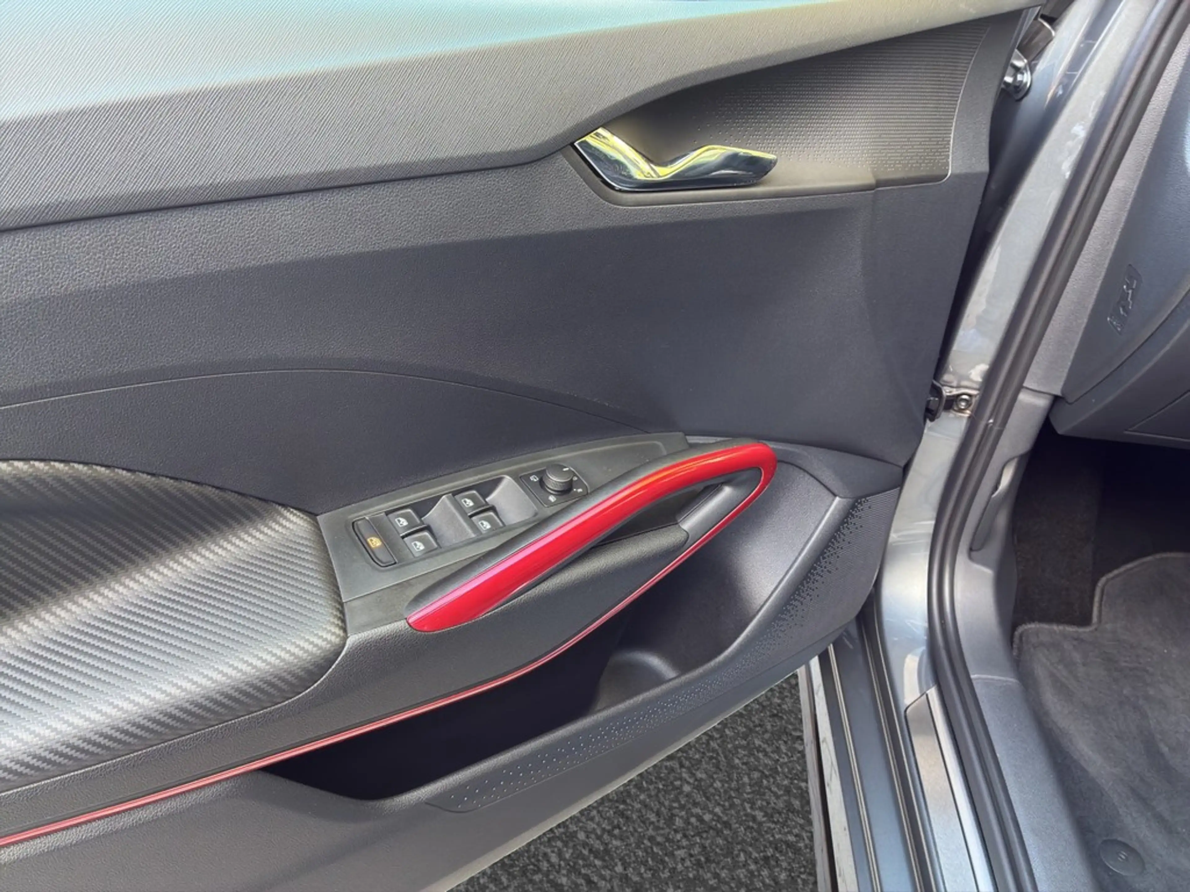 Skoda Fabia 1.5 TSI DSG Monte Carlo — photo 10