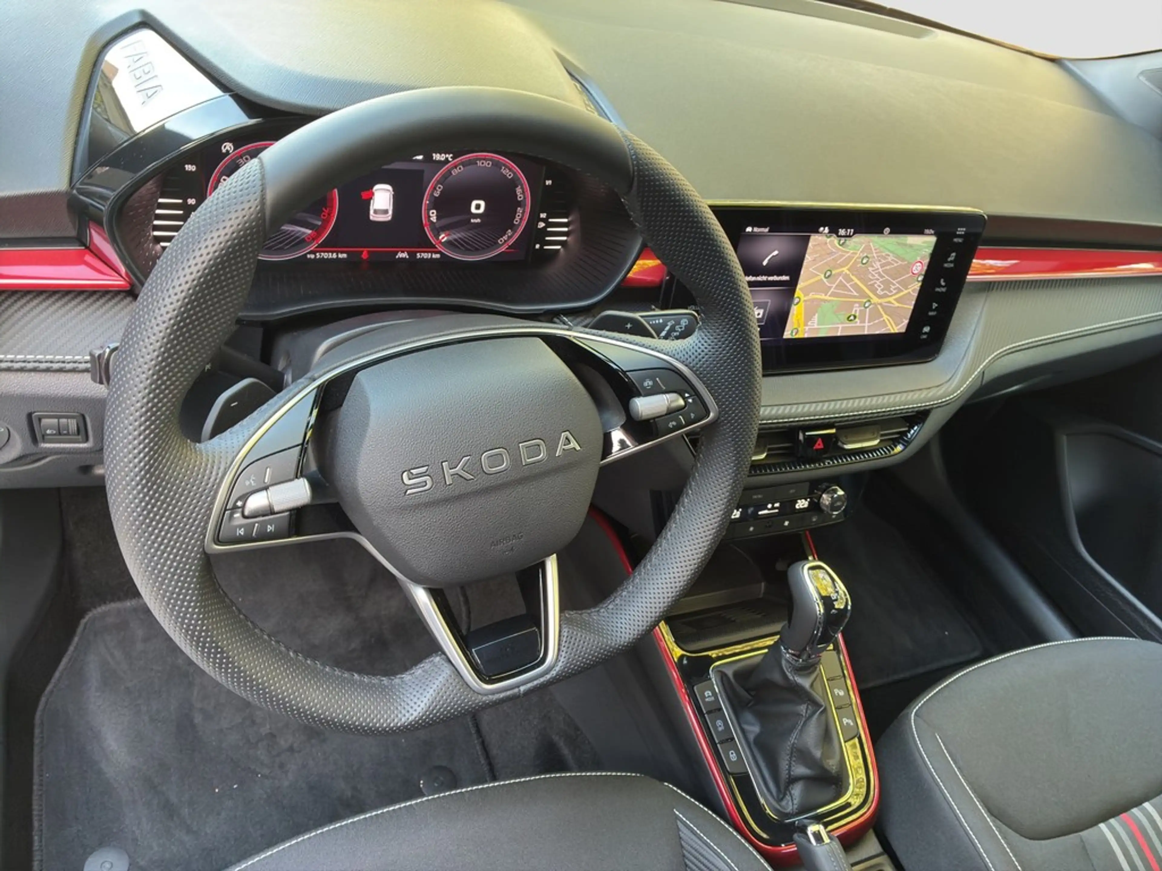 Skoda Fabia 1.5 TSI DSG Monte Carlo — photo 14