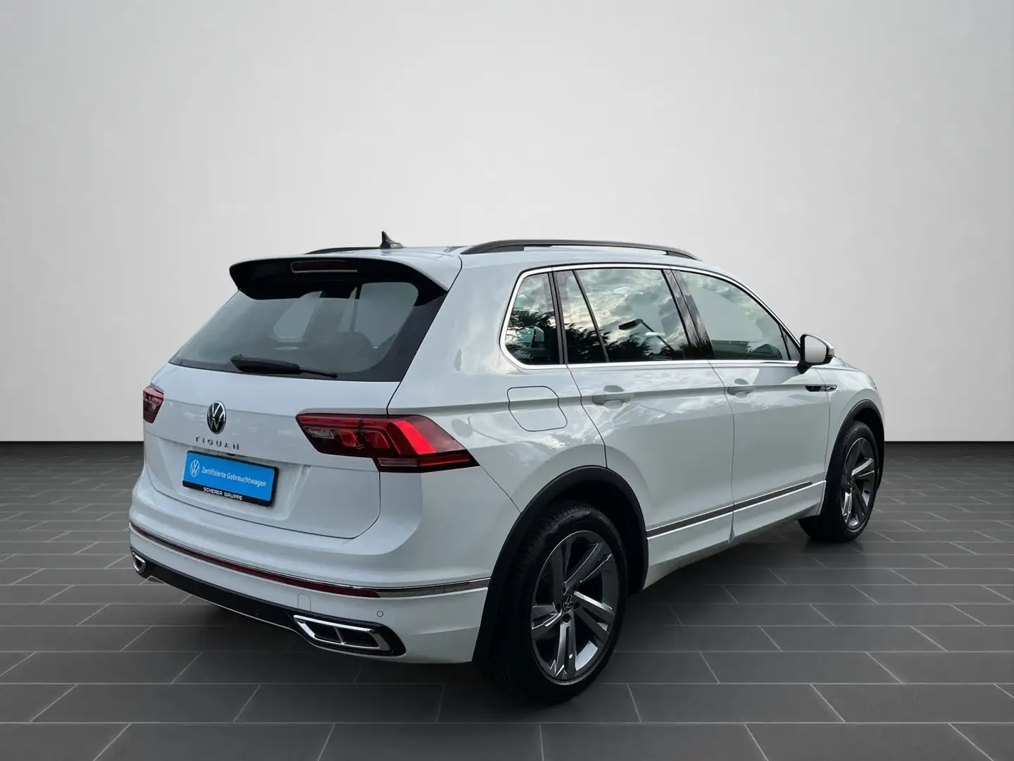Volkswagen Tiguan 1.5 TSI DSG *R-Line* AHK Navi RFK SHZ ACC Weiß - 2