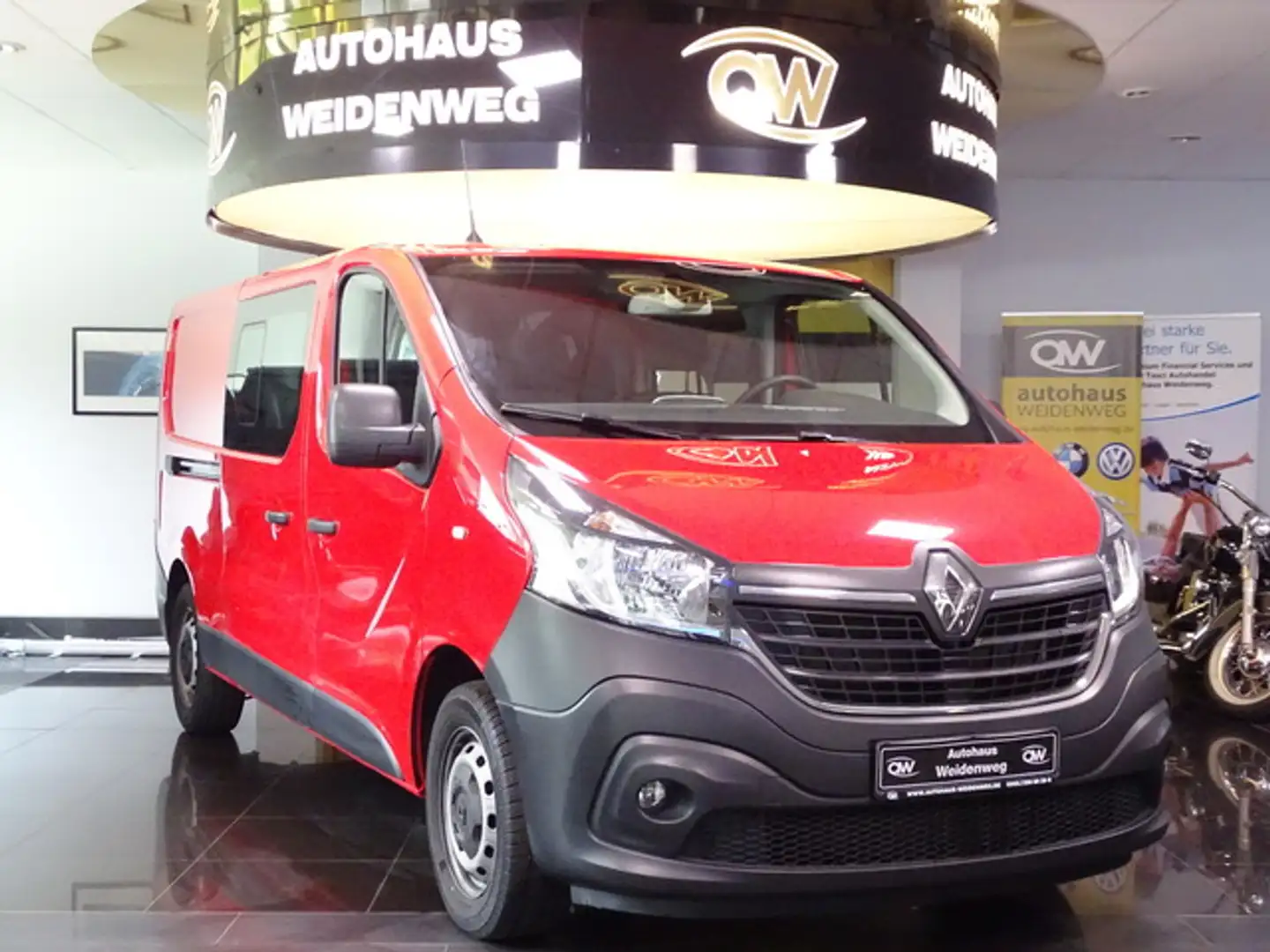 Renault Trafic L2H1 Doka 3,0t Autom Navi Cam PDC 6Sitzer Rot - 1
