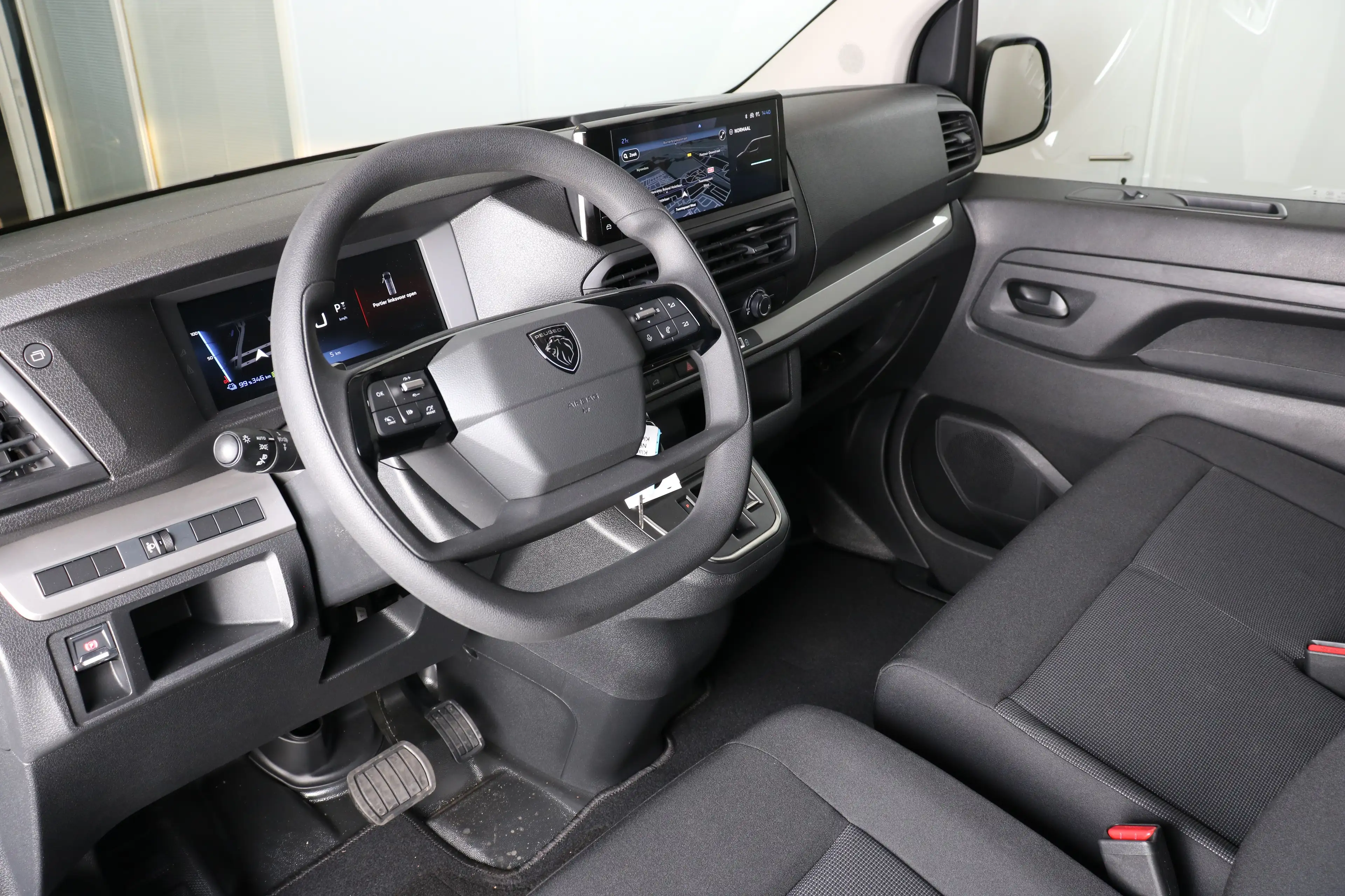 Peugeot e-Expert EV L3 75 kWh | Navi | Airco | Cruise | Betimmering — photo 12