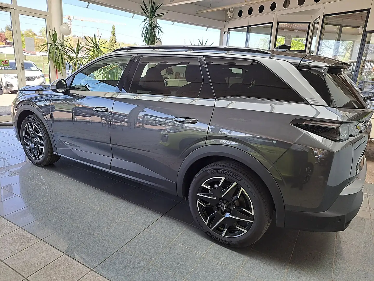 Peugeot 5008 mHEV 145 e-DCS6 Aut. Grau - 2