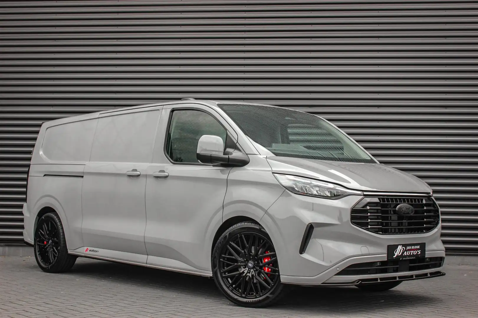 Ford Transit Custom 300 2.0 TDCI L2H1 Limited 170PK JB- EDITION / DRIV Grijs - 2