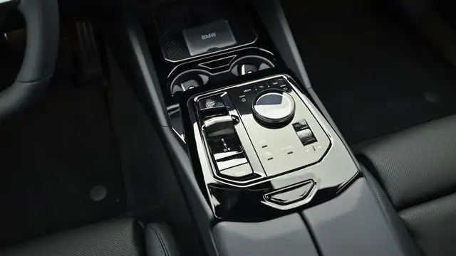 BMW i5 xDrive40 Ansicht 19