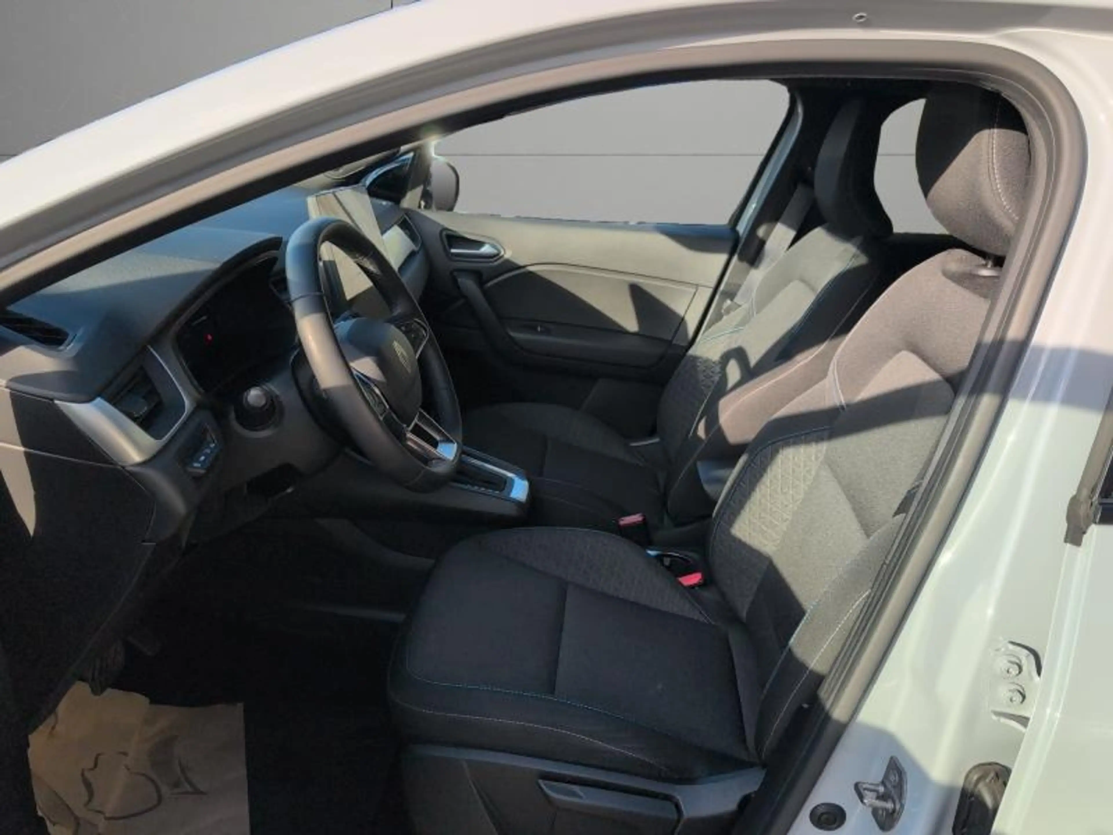 Renault Symbioz 1.6E-tech 145cv 2025 18.624km CarPlay Clim Camera — photo 10