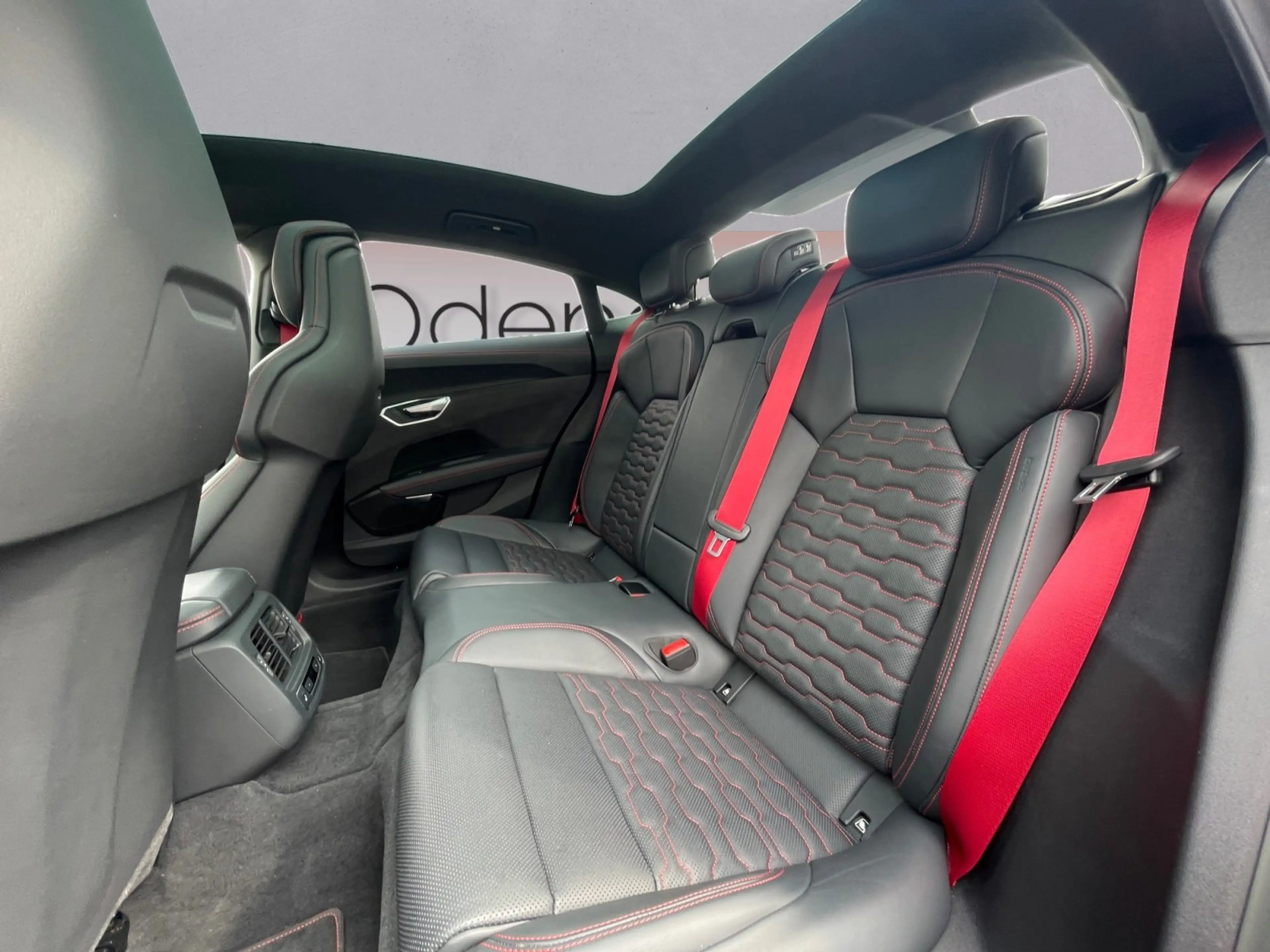 Audi e-tron GT RS quattro 360° KAMERA / PANO / B  O / — photo 13