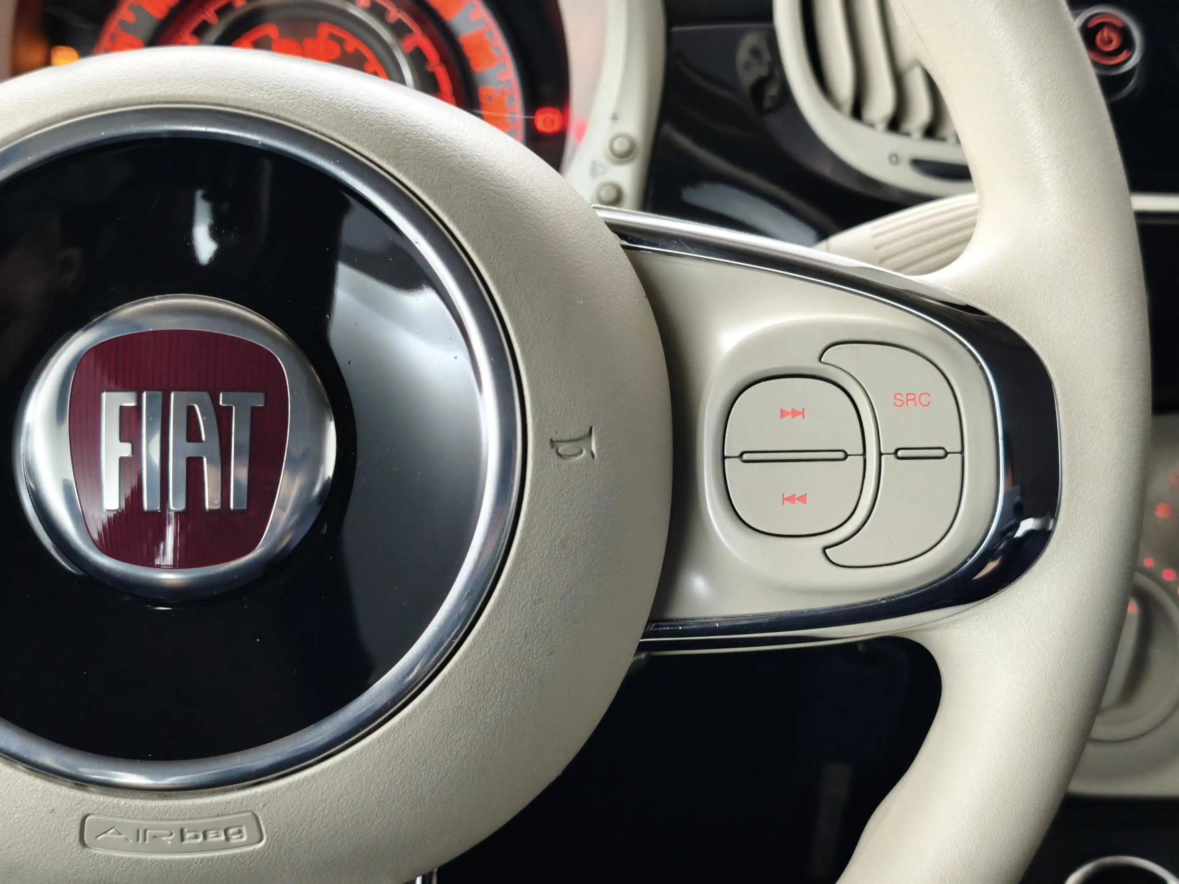 Fiat 500C 1.0 Hybrid Cult | crouse control | open dak | — photo 23